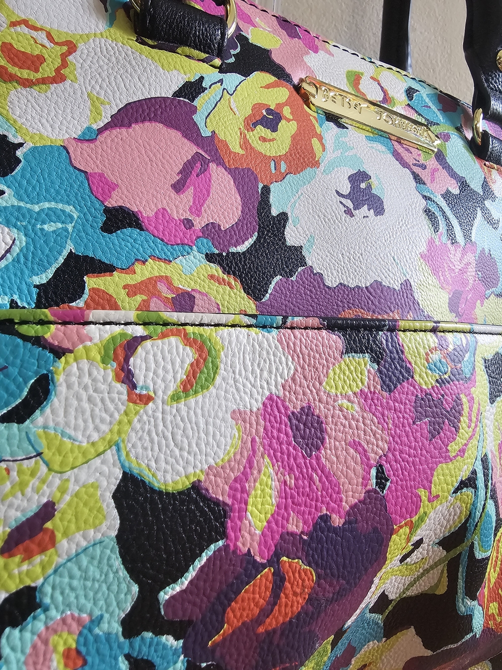 Betsey Johnson Black Trim Floral Shoulder Bag - Picture 4 of 12